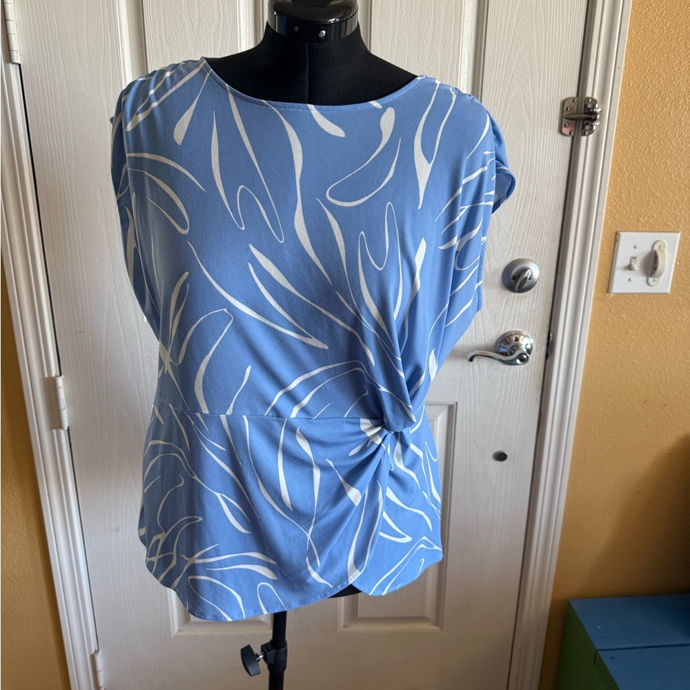 Alfani Blue and White Abstract Women's Blouse